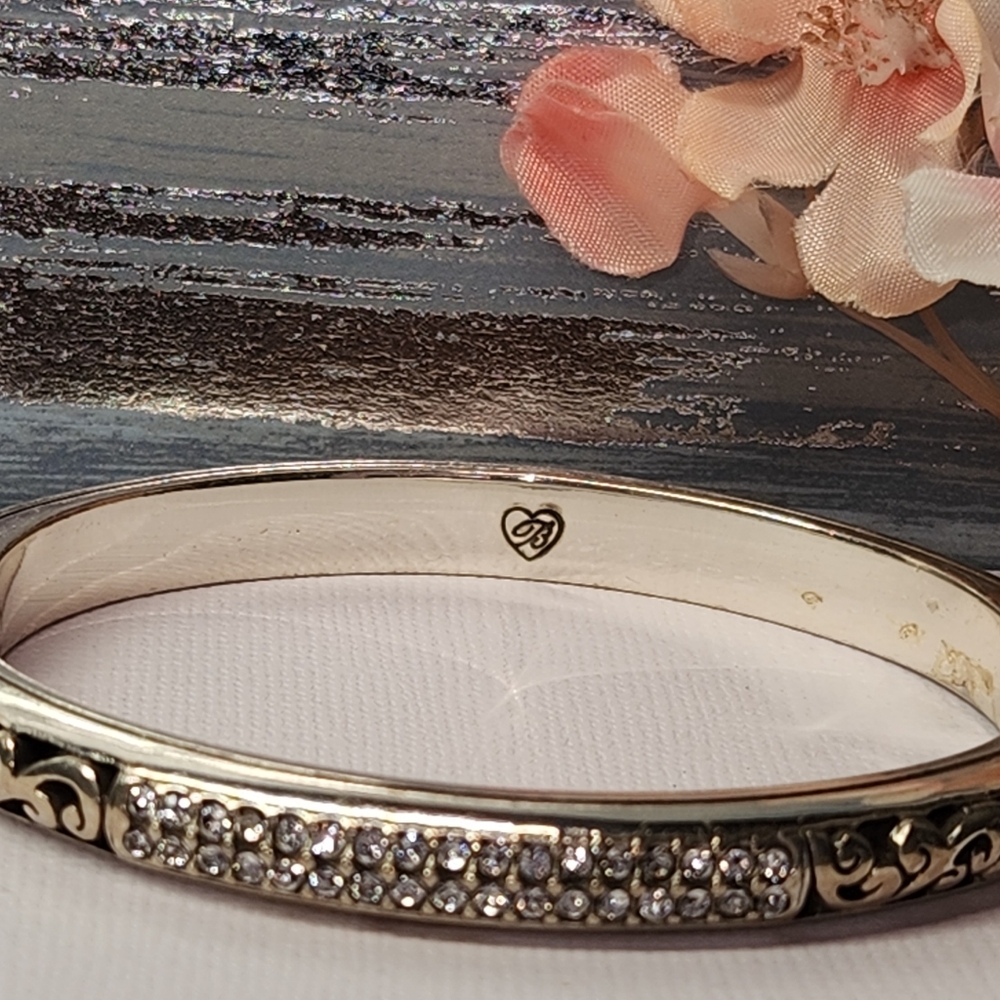 #2451, BRIGHTON SILVER PLATED FILIGREE/CRYSTAL BANGLE MAGNETIC BRACELET 38grs